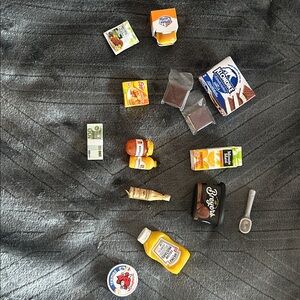 Mini brands set